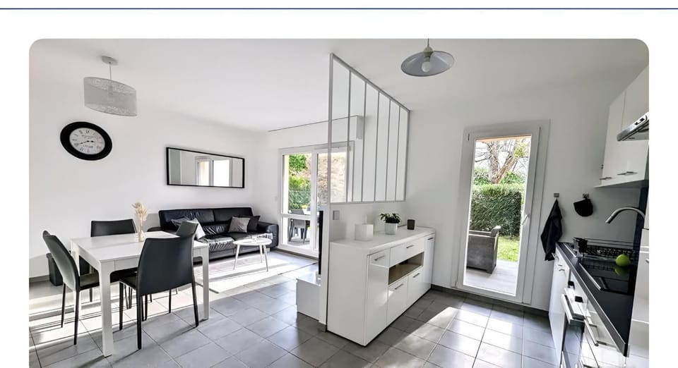 Living room, kitchen