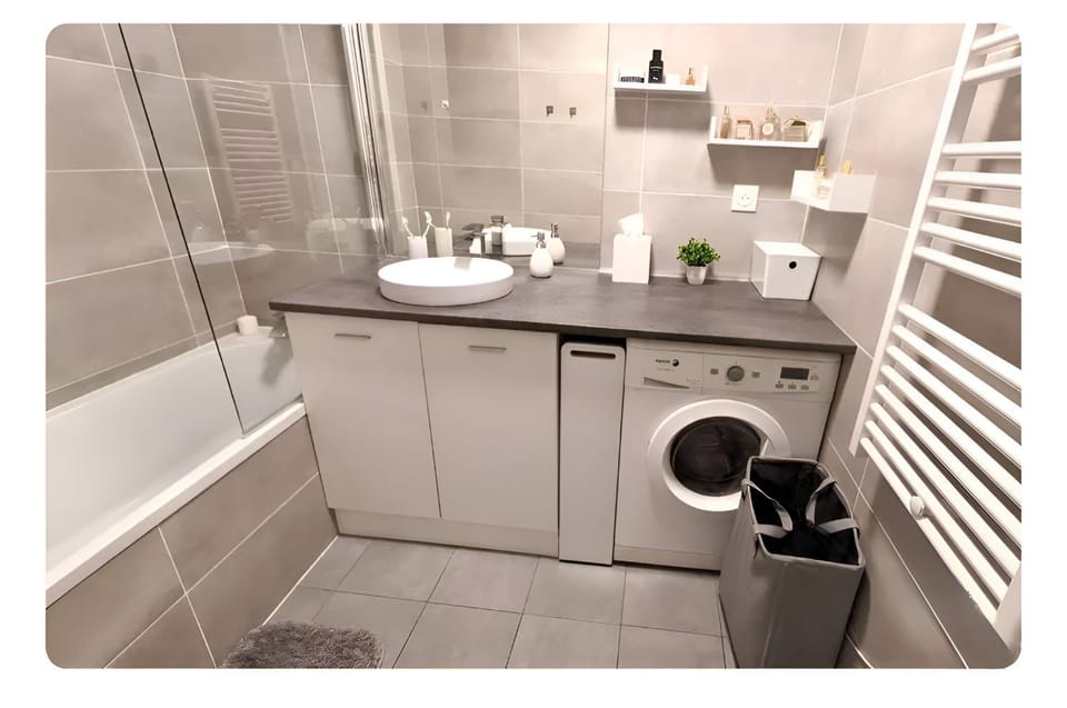Bathroom, Bath