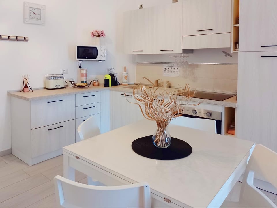 Dining area, oven, kitchen