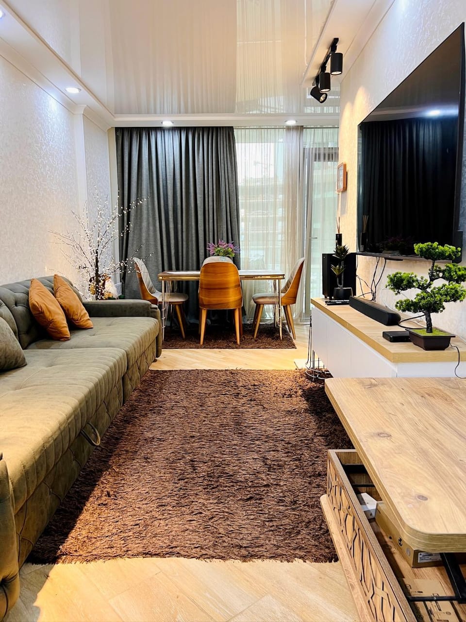 Люкс апартаменты с отдельной спальней в Batumi View Apartment in Batumi
