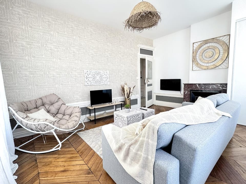 Cinnabar - Appartement 10 personnes - Check in h24 & Wifi Apartment in Lyon