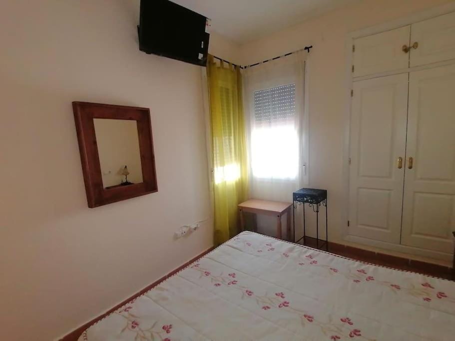 Bed, TV and multimedia, Photo of the whole room, Bedroom, wardrobe