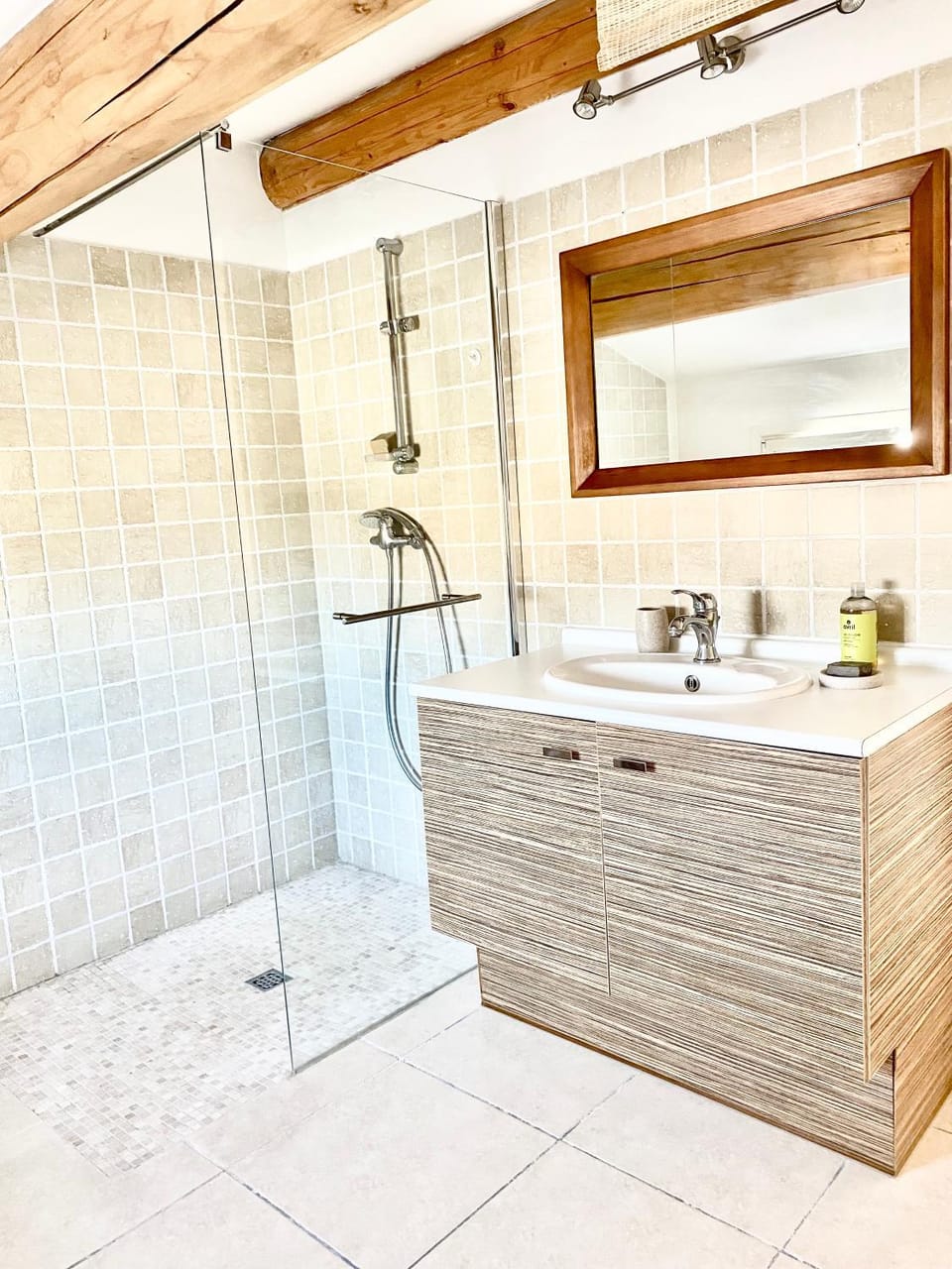 Chambre d'hôtes avec piscine au calme Gémenos Bed and Breakfast in Gémenos