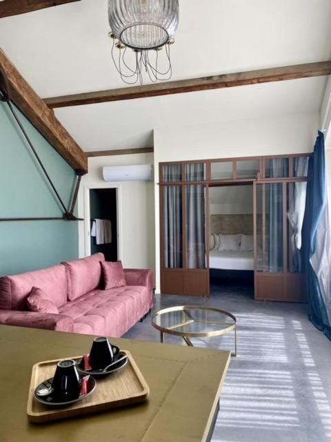 Seating area, Bedroom