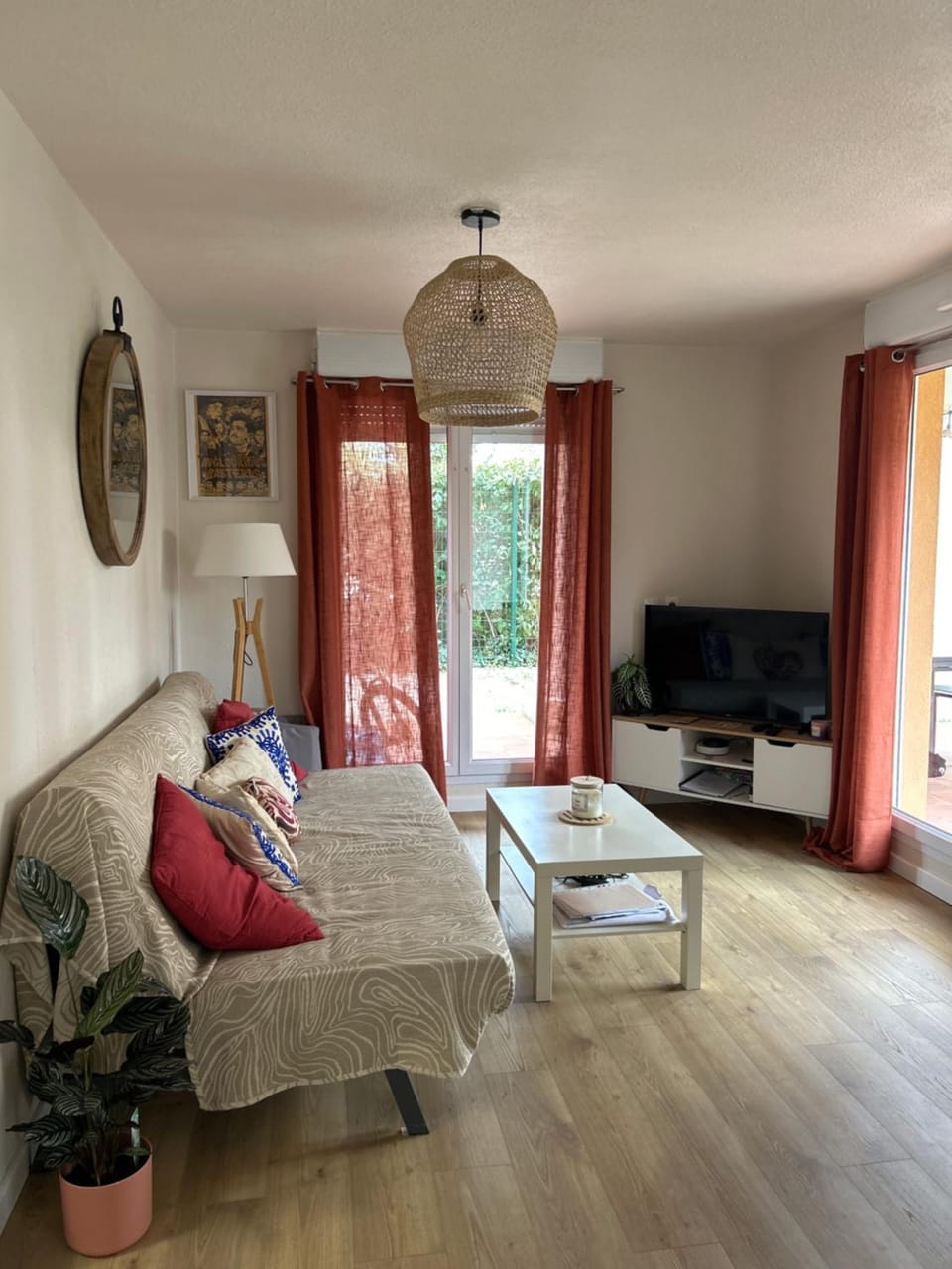 Cosy Rez de jardin - Clim & Parking Apartment in Aix-en-Provence