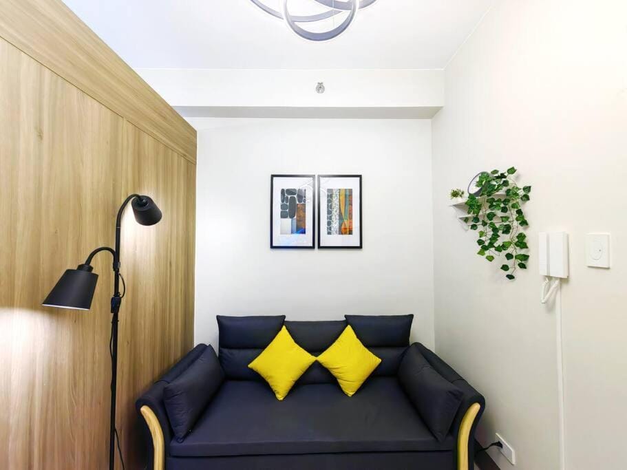 Citispace 1BR Condotel Suite at FAME Residences #FM24A Apartment in Mandaluyong