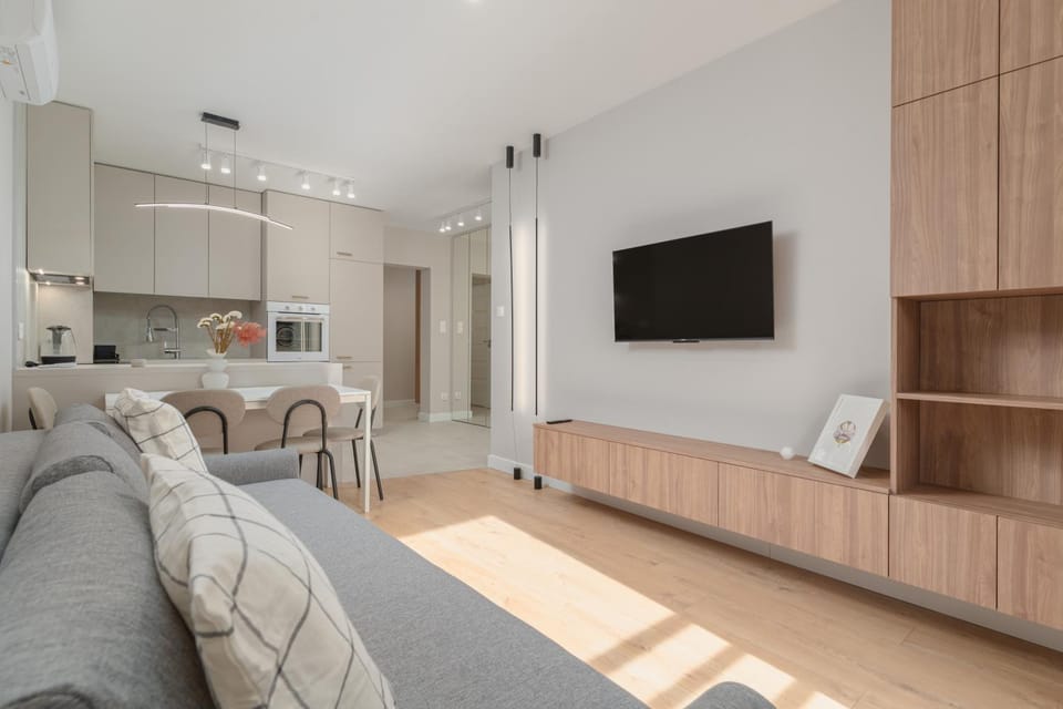 Communal lounge/ TV room, TV and multimedia, Living room, Seating area, Dining area