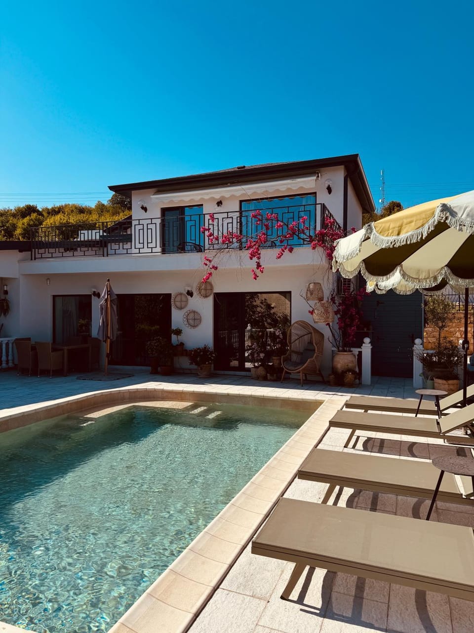 Property building, Swimming pool
