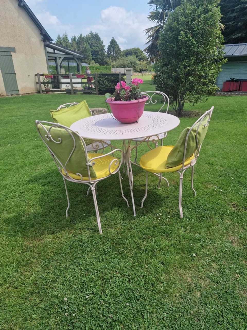 Garden, Dining area, Garden view