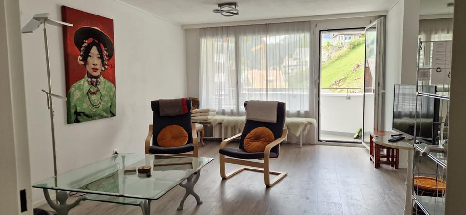 Tolle zentrale Wohnung Apartment in Nidwalden