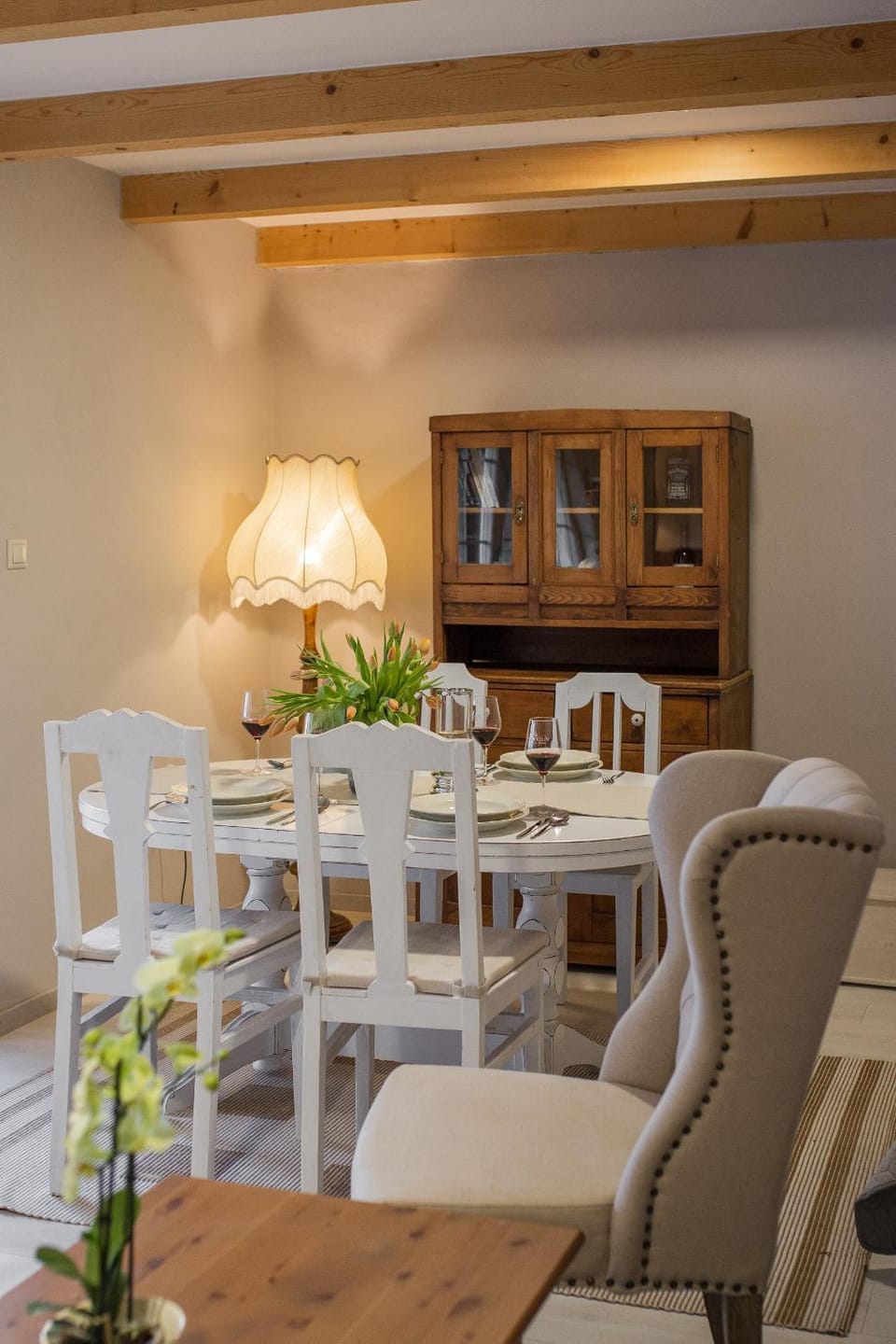 Seating area, Dining area