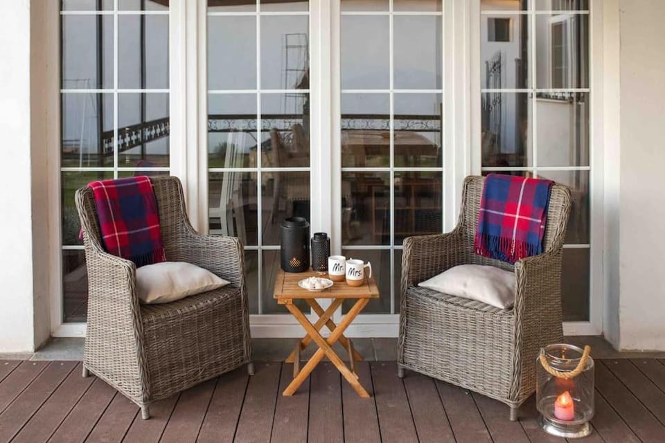 Patio, Balcony/Terrace, Seating area