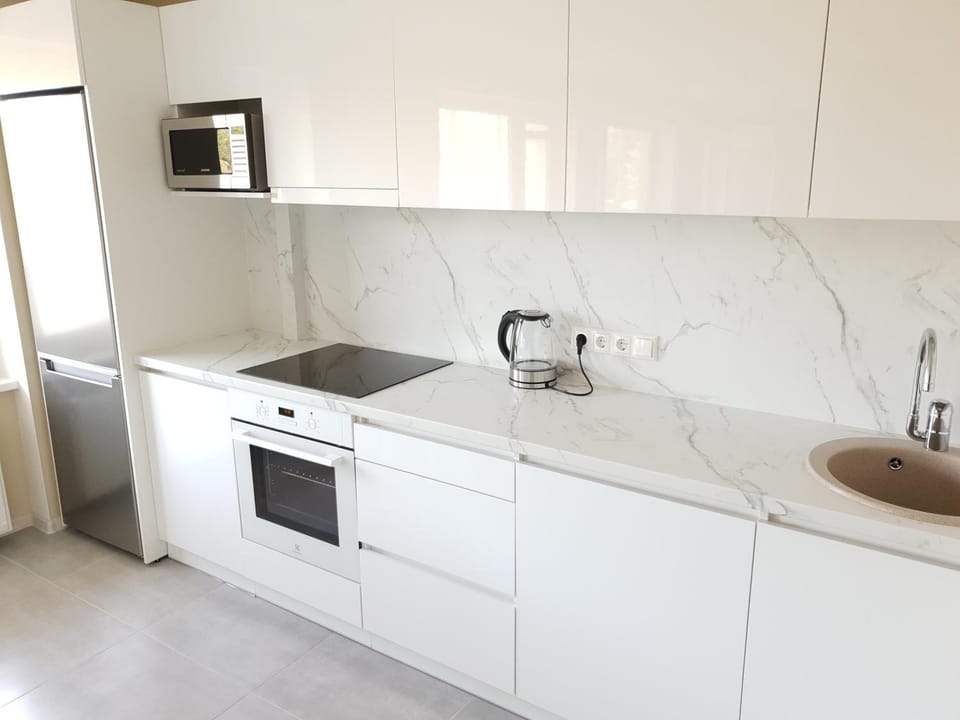 Kitchen or kitchenette, oven, stove