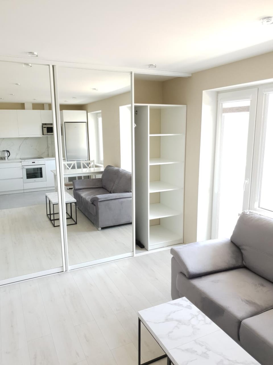 Kitchen or kitchenette, Seating area