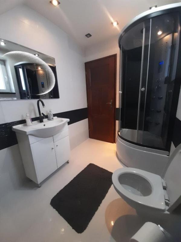 Shower, Toilet, Bathroom