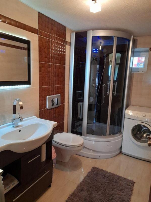 Shower, Toilet, Bathroom
