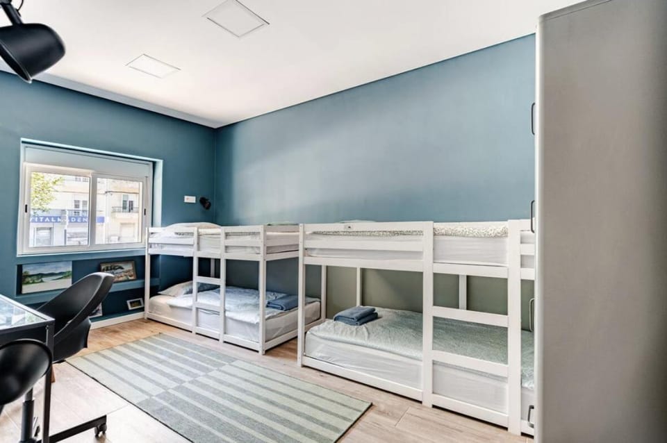 Bedroom, bunk bed