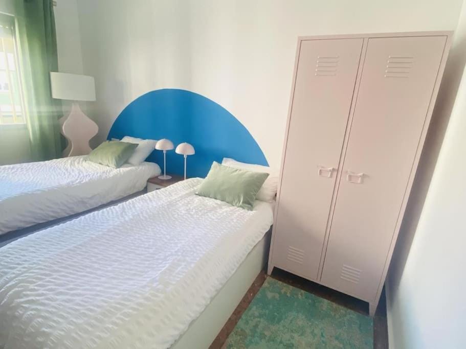 Bedroom, air conditioner