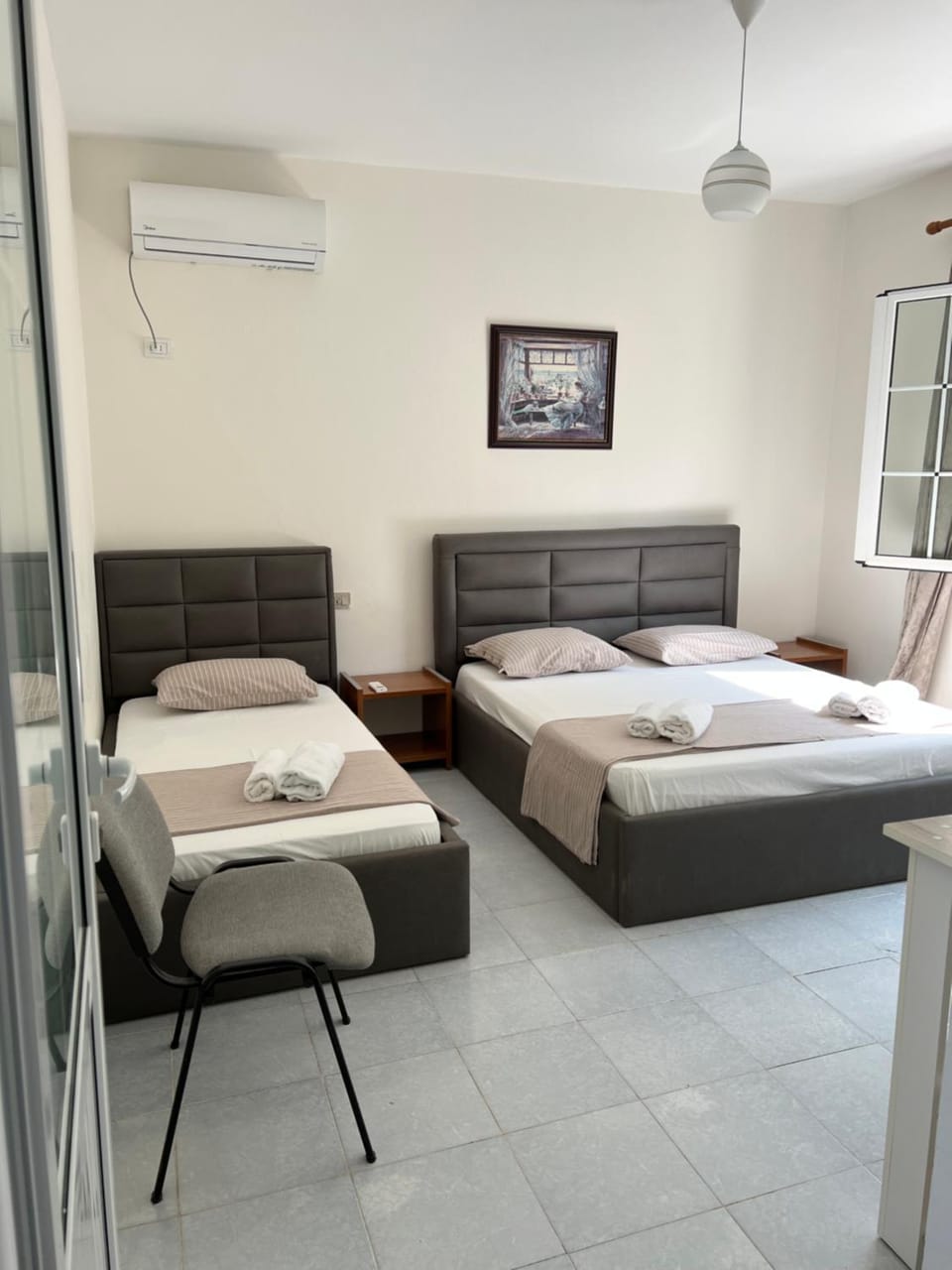 Bedroom, air conditioner