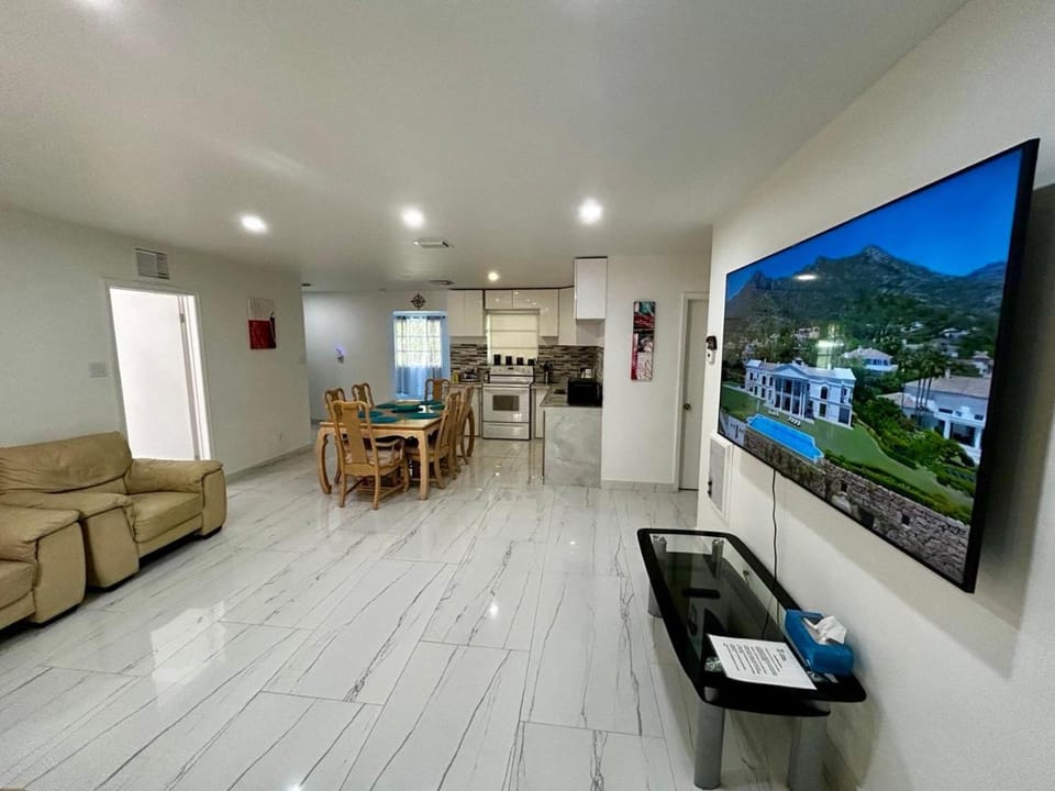 Living room, Diving