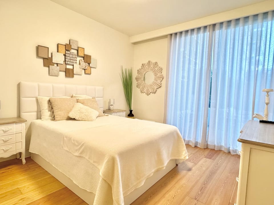 DLux Terrace Cond Bayline Pool & SPA Apartment in Faro District
