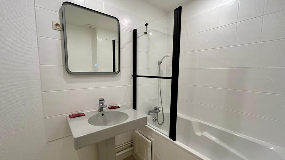 Bathroom, Bath
