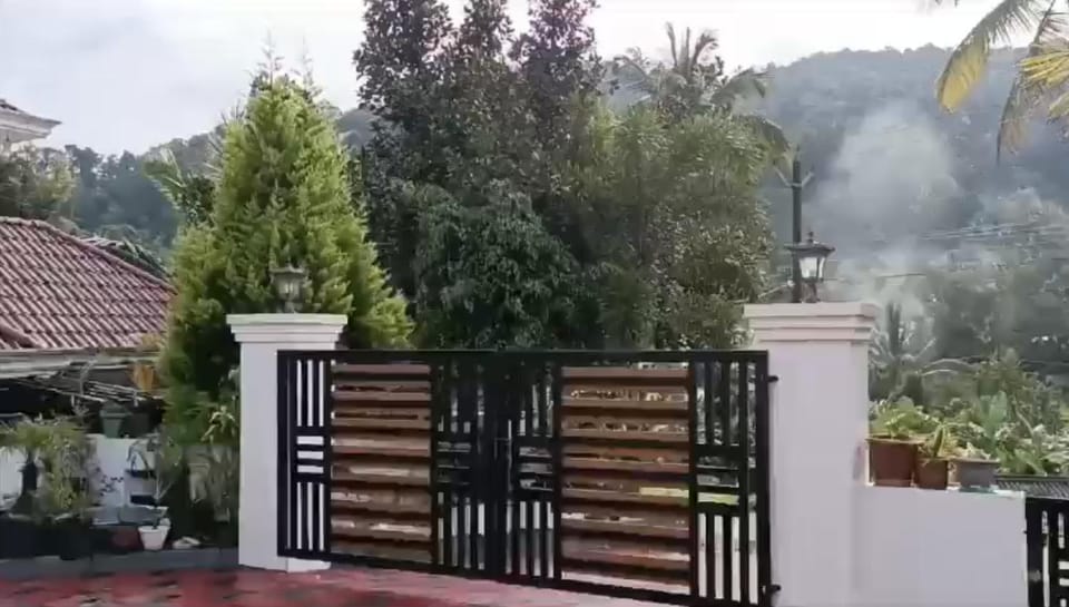 Garden view, Mountain view