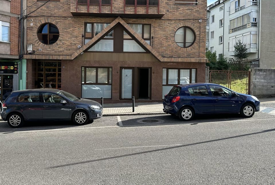 Property building, Location