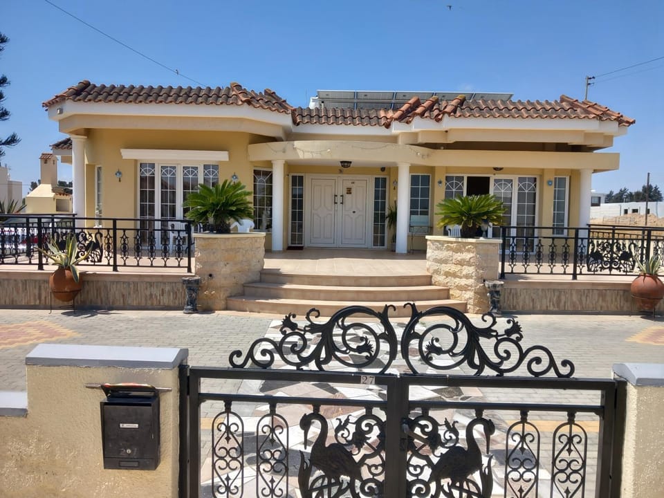 Vasilis family room Vacation rental in Larnaca District