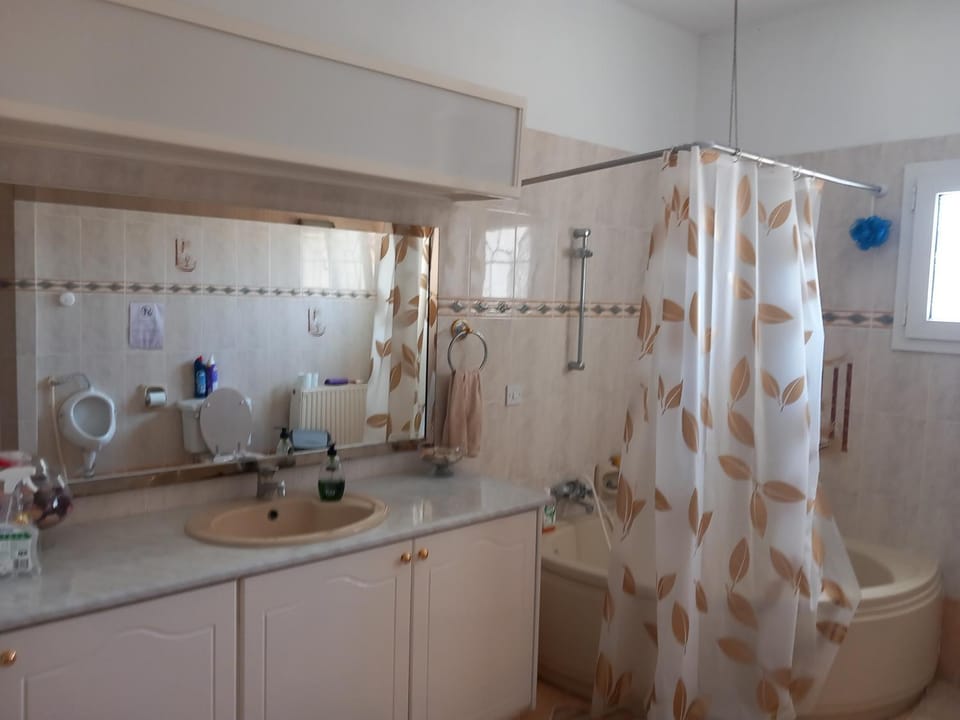 Vasilis family room Vacation rental in Larnaca District