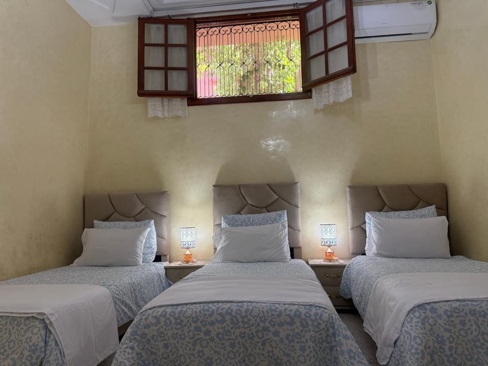 Bed, Bedroom, air conditioner