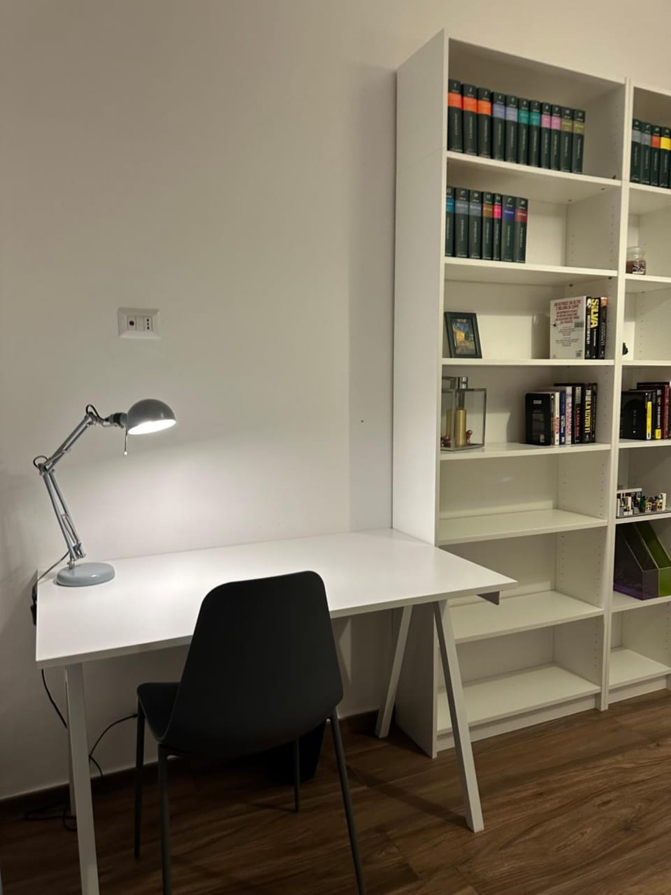 Seating area, Bedroom