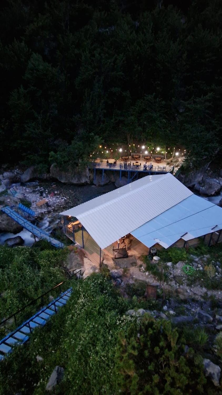 Guest House Waterfall Theth Bed and Breakfast in Montenegro
