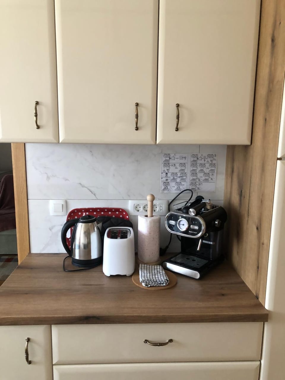 Kitchen or kitchenette