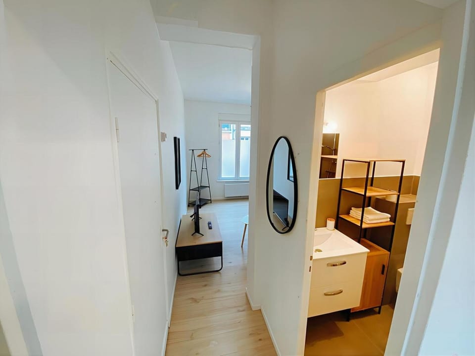 Bathroom, TV and multimedia, towels