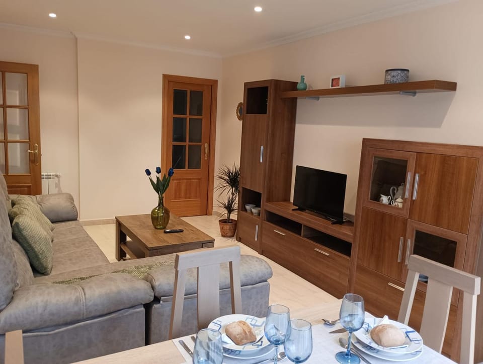 TV and multimedia, Living room, Dining area