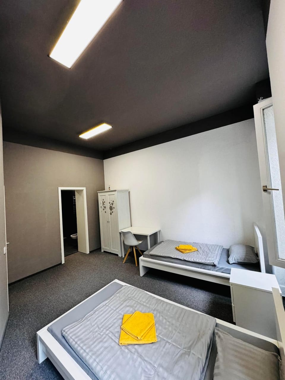 Nearby landmark, Bed, Bedroom, heating, internet, towels, wardrobe