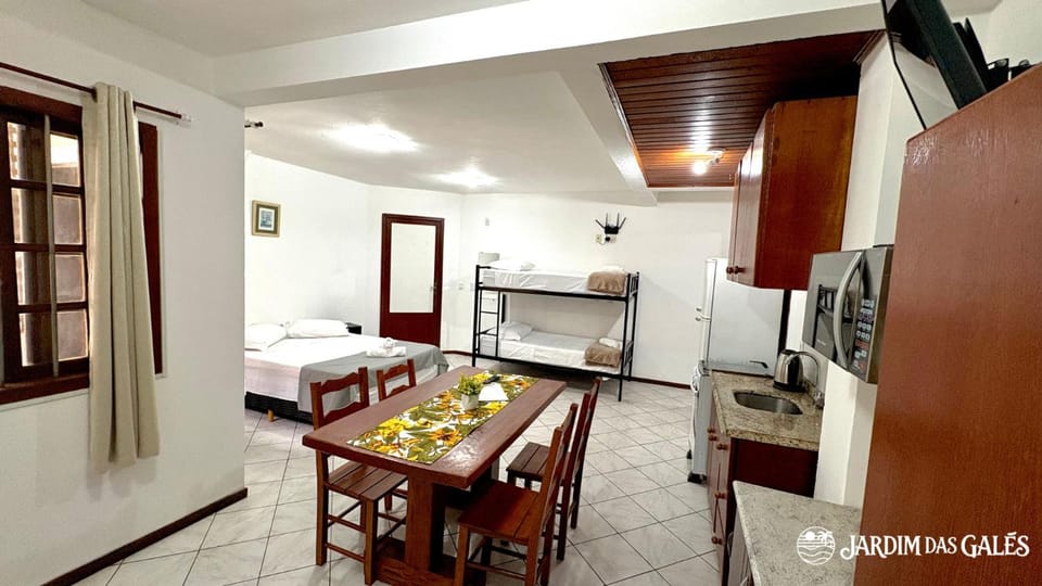Kitchen or kitchenette, Living room, Dining area, oven