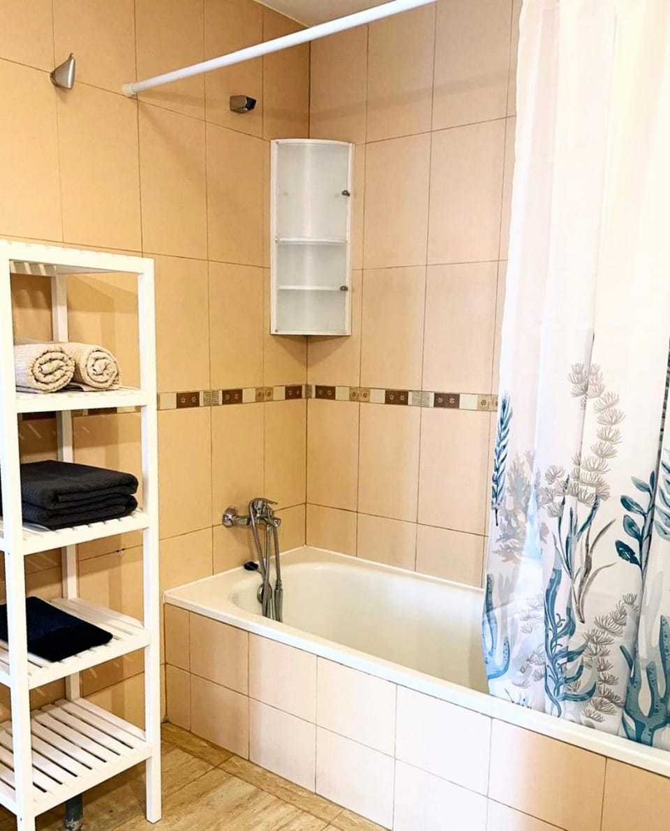 Shower, Bathroom, Bath, towels