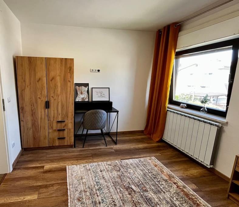 Bed, internet, wardrobe