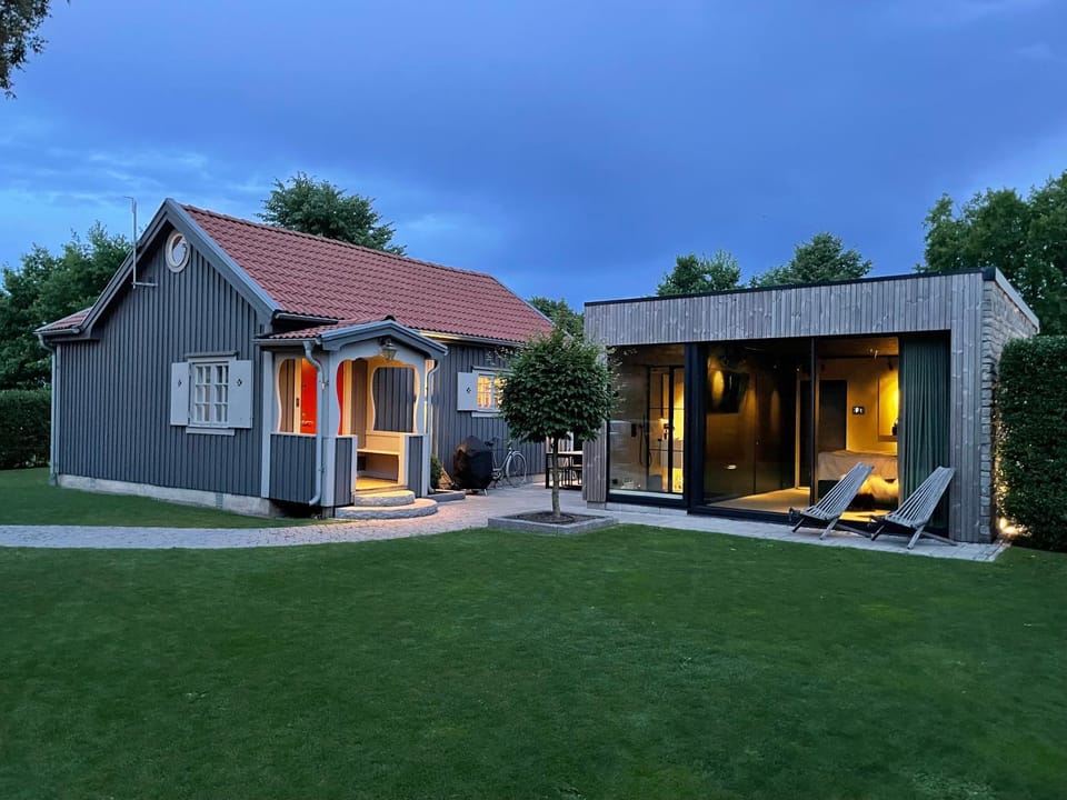 Property building, Garden, Garden view