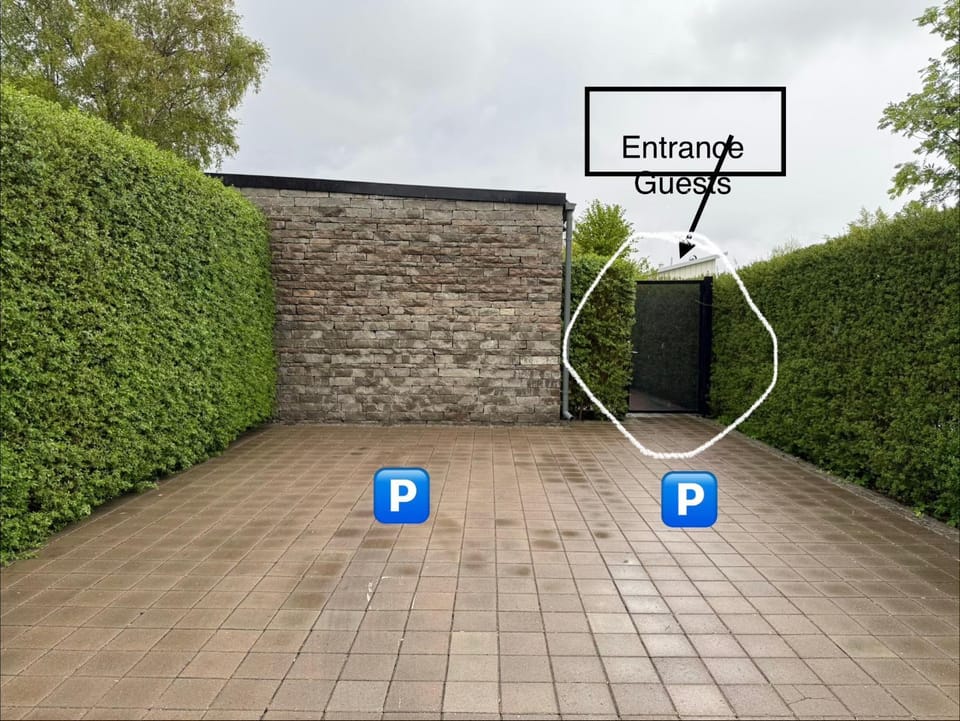 Facade/entrance, Parking