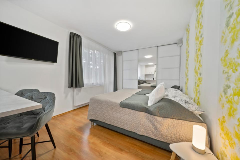 Bed, Living room, Photo of the whole room, Bedroom