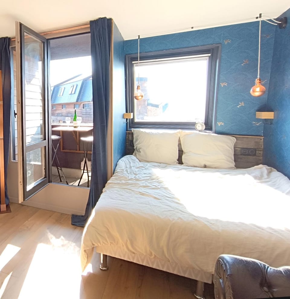 Studio neuf vue mer Marina Deauville Apartment in Deauville