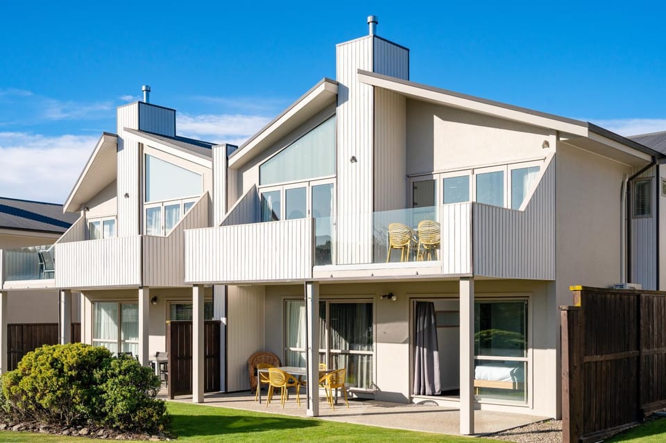 Property building, Balcony/Terrace