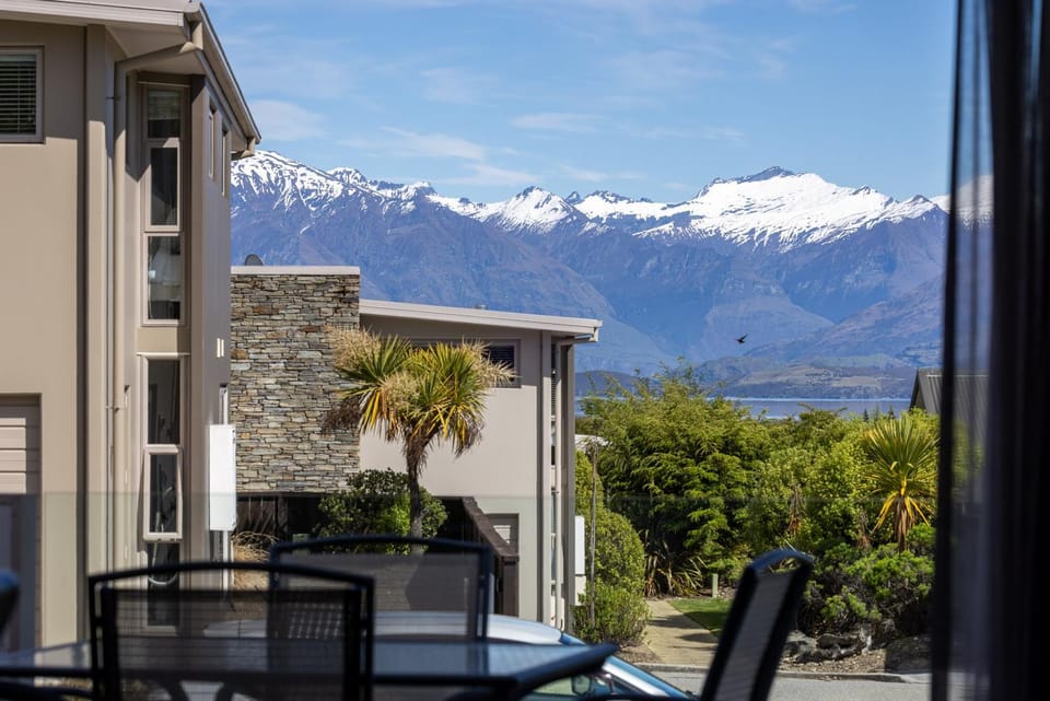 Natural landscape, Balcony/Terrace, Lake view, Mountain view