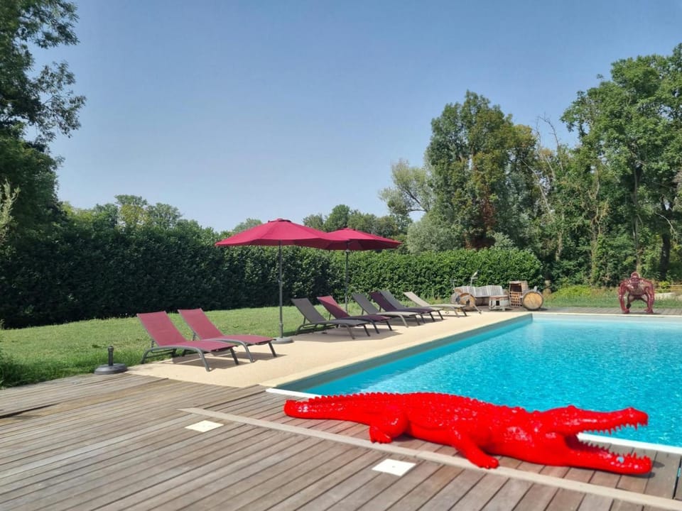 Le Tonneau viticole au milieu de la nature avec animaux - FR-1-496-325 House in Auvergne-Rhône-Alpes
