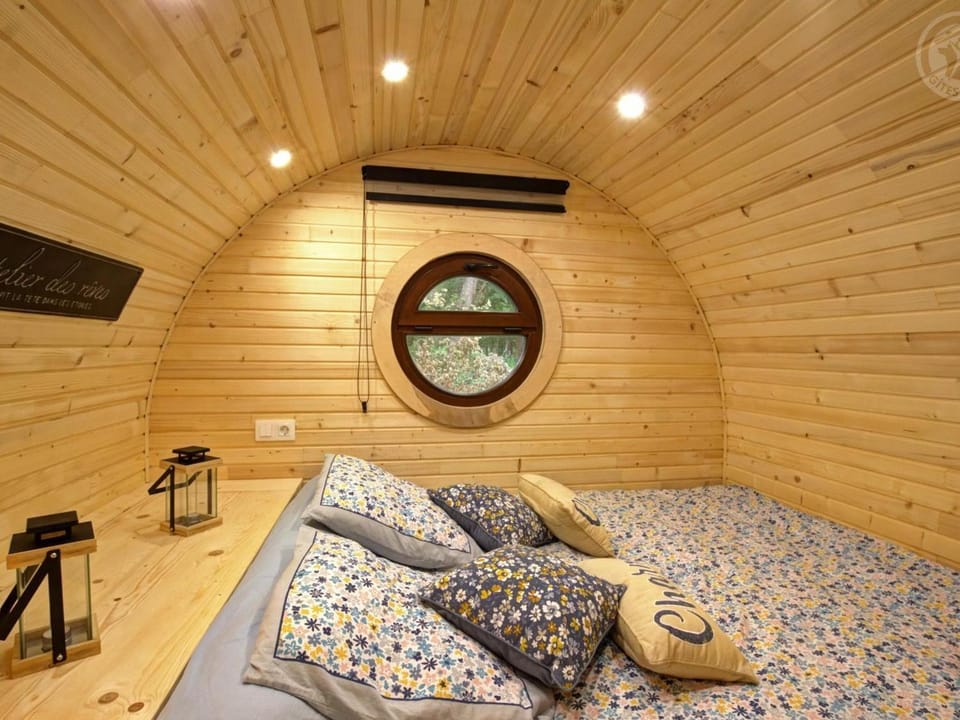 Le Tonneau viticole au milieu de la nature avec animaux - FR-1-496-325 House in Auvergne-Rhône-Alpes