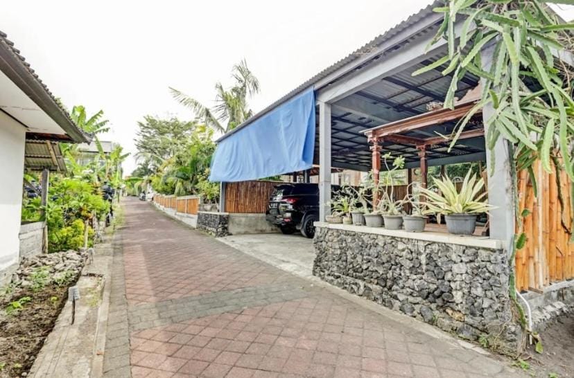 Property building, Parking
