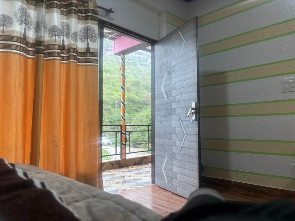 Magic View Guest House Hotel in Himachal Pradesh